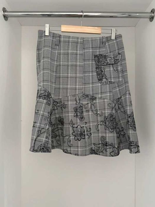 Spódnica w kratkę z haftem | Szara | 40 (L)
