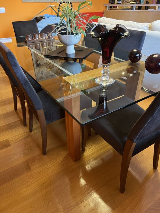 Mesa de jantar em vidro