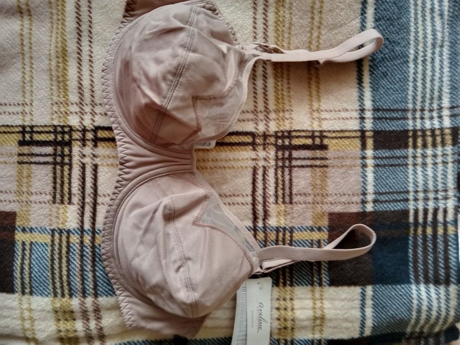 Беларуській бюст бренд Авелін