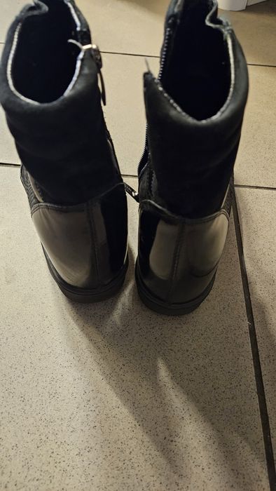 Botki na koturnie r.38 Wojas czarne