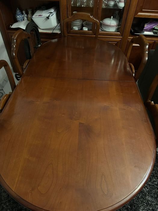 Mesa de cerejeira com 6 cadeiras