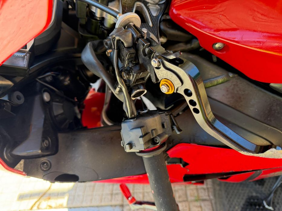 CBR 1000r acidentada