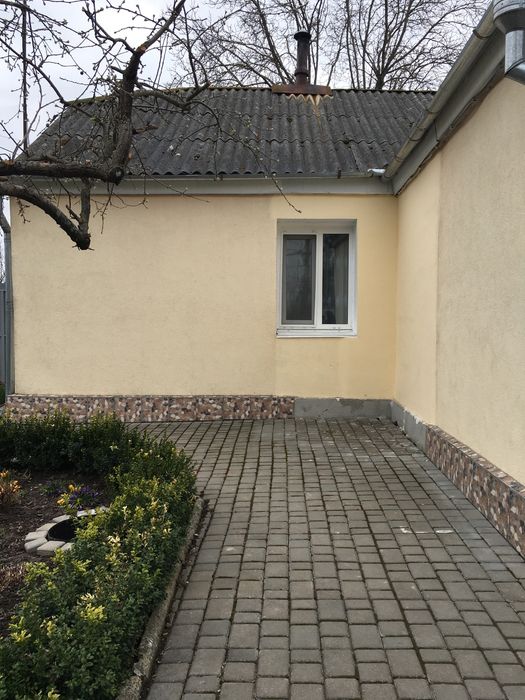 ПРОДАЖ 1/2 будинку під комерційну діяльність