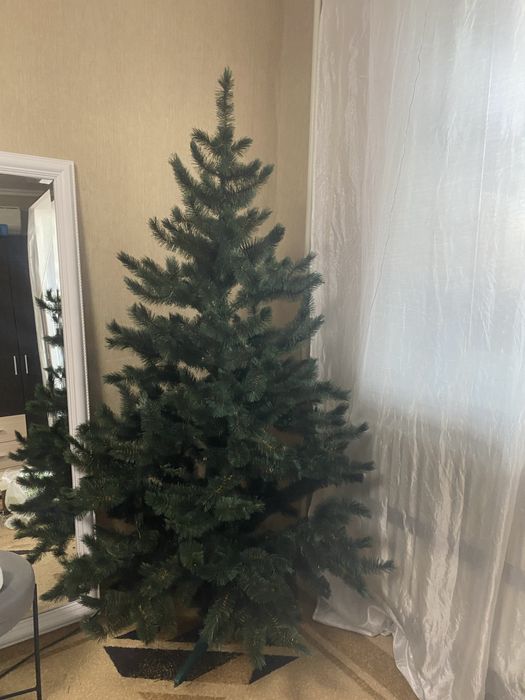 Продам штучну  ялинку 180 см