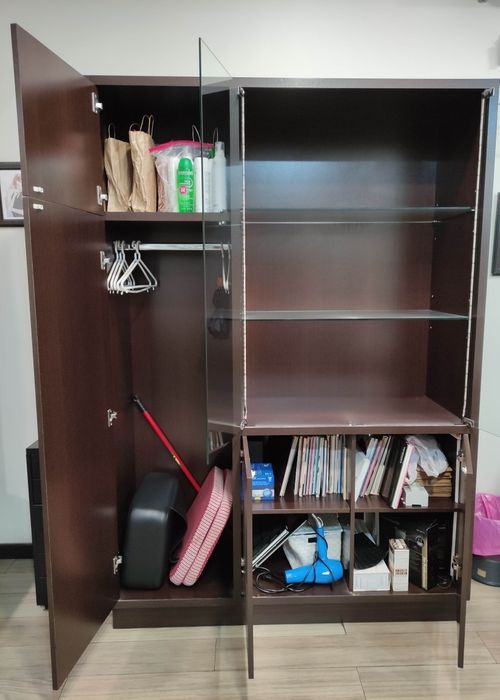 Armário expositor usado em ótimo estado.