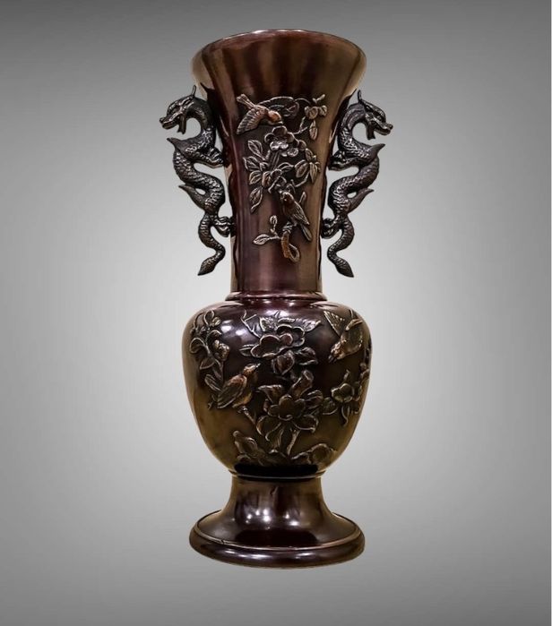 Антикварная бронзовая ваза 19 век скульптура бронза статуєтка