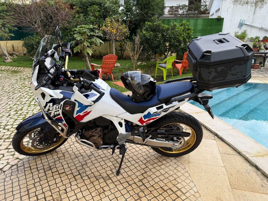 Honda Africa Twin adventure sports dct 2024 com 2200 Kms, em garantia