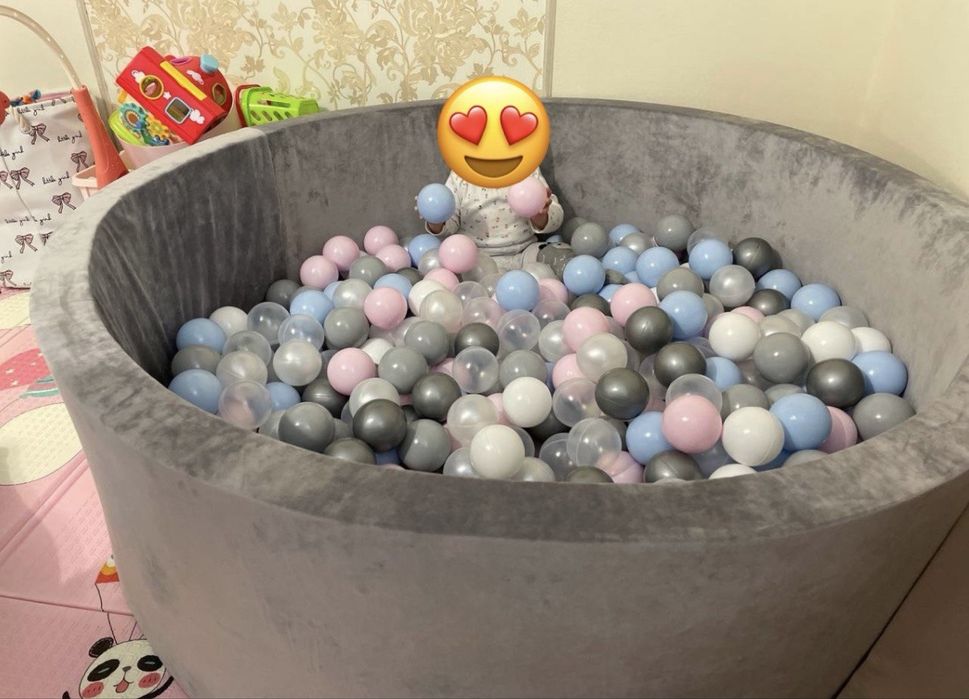 Продам сухий басейн з кульками