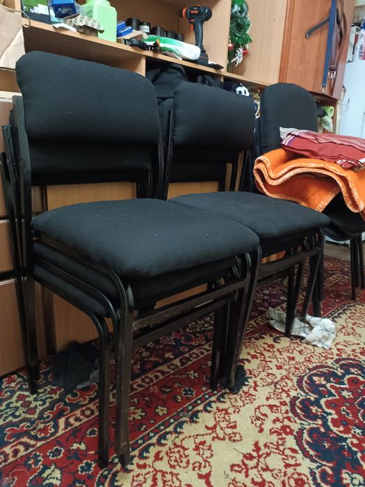 Продам стулья офисные