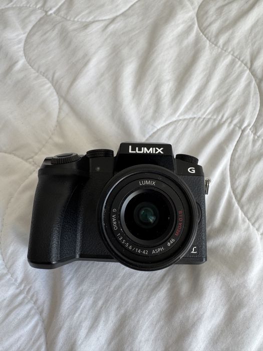 Zestaw Panasonic Lumix G7x + 2 obiektywy 14-42 + 45-150 mm