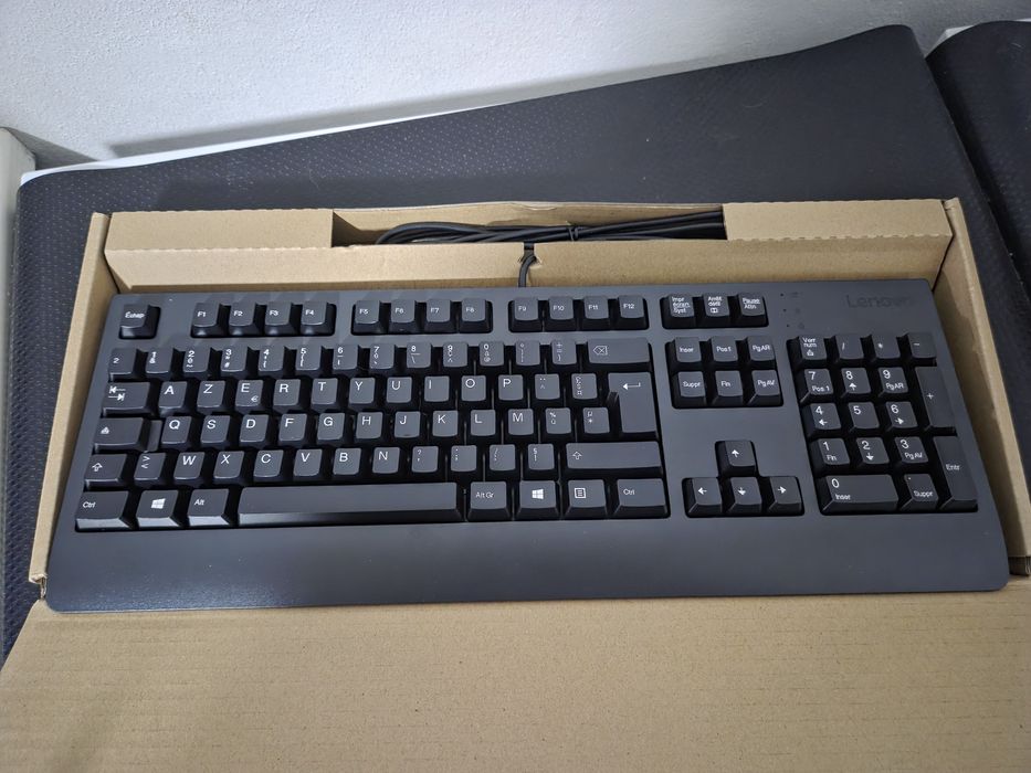 Teclado Lenovo Layout Francês NOVO