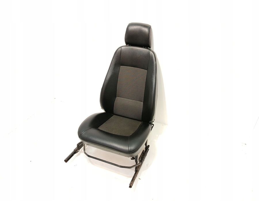 FOTEL PASAŻERA AIXAM S8 2011R