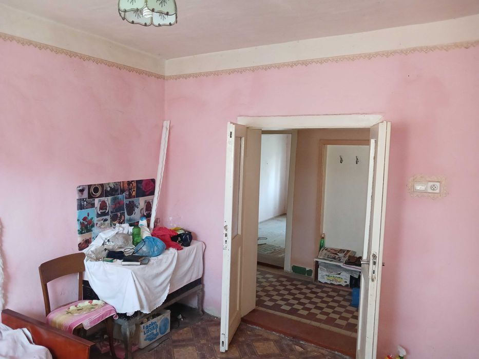 Будинок під бізнес та житло в затишному селі Берегівщини (ліс, озеро).