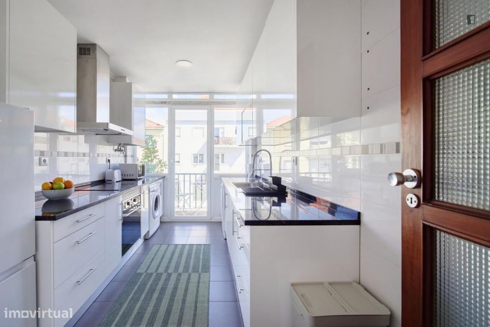 Quarto - localizado em Alvalade Lisbon