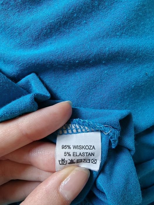 Niebieska bluzka z krótkim rękawem