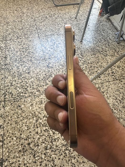 iPhone 16 pro 128 GB