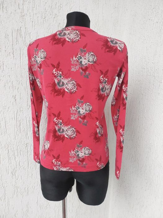 Sweterek rozpinany w roz S/M.