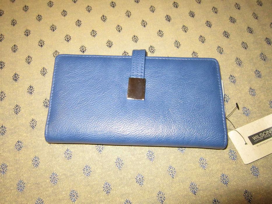 Carteira porta-moedas e documentos de Srª. nova em pele azul