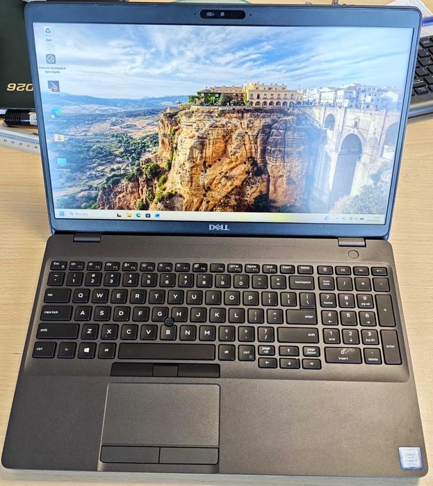 Dell Precision 3541 | i7-9850H | 32GB RAM | Quadro P620 | SSD|WIN 11