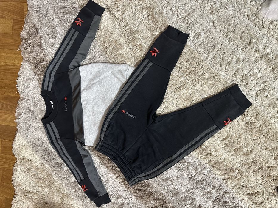 Костюм adidas на 2-3 роки