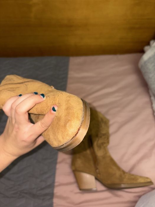 Botas de cowboy castanhas muito praticas