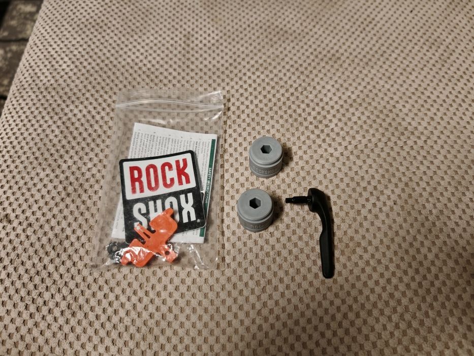 Tokeny do zeb, pike plus kluczyk Syncros do oski  Scott Bergamont