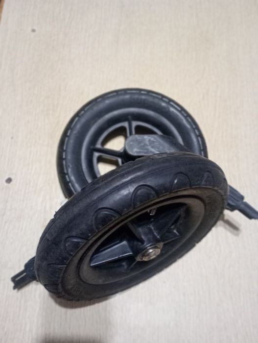 Bugaboo , передні колеса до коляски для снігу та бездоріжжя.