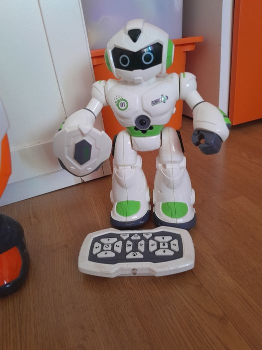 Robot brinquedo criança