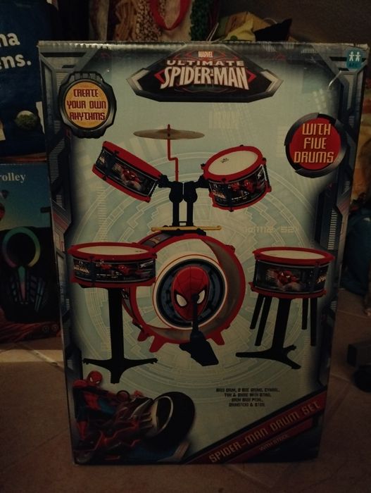 Bateria 5 tambores Ultimate Spiderman Marvel
Referência: 31225
Bateri