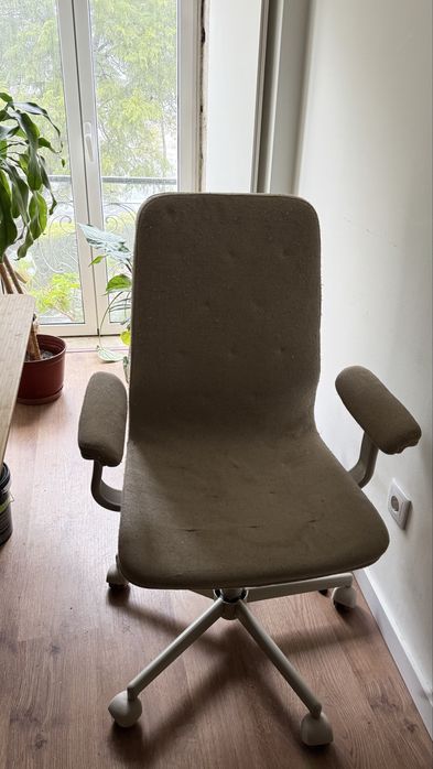 Cadeira escritório IKEA MULLFJÄLLET com braços