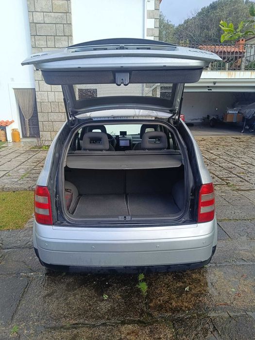 AUDI A2 1.4 TDi - Muito bom estado