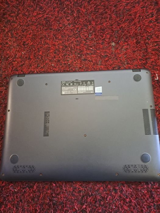 Computador marca asus