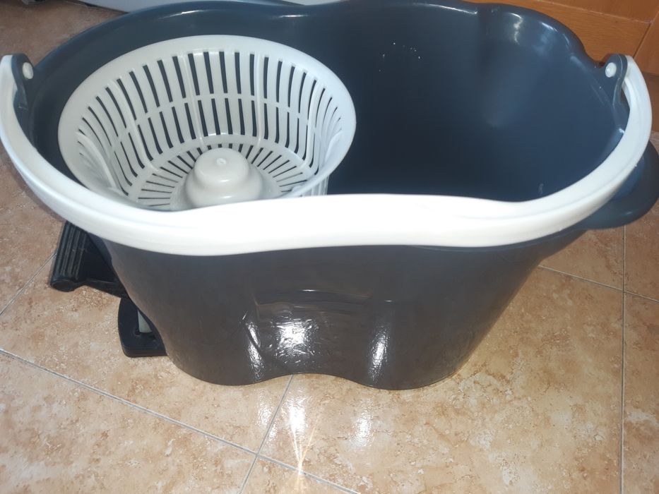 Balde de centrifugação e recarga de esfregona