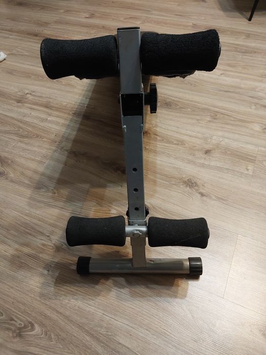 Ławeczka do brzuszków