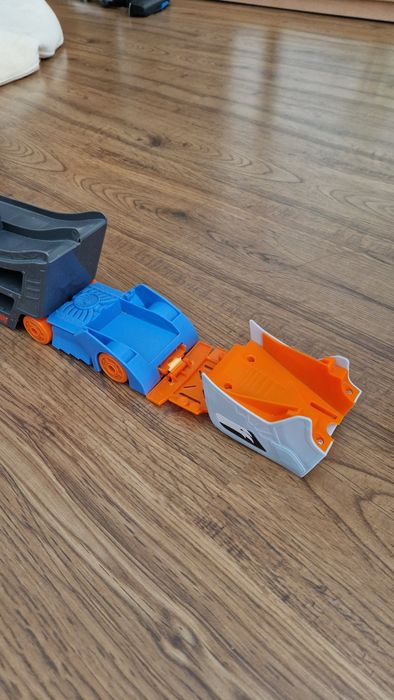 Hot wheels автовоз трек кільцевий