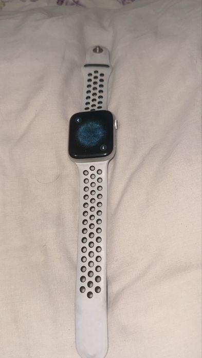 Apple watch serie 4 nike