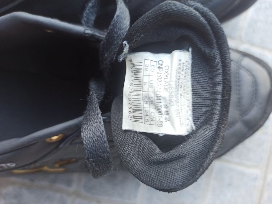 Sapatilhas futebol salão com caneleiras 39 como novas