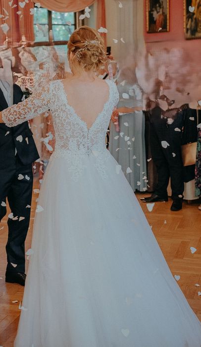 Zestaw: koronkowa suknia ślubna + halka + welon