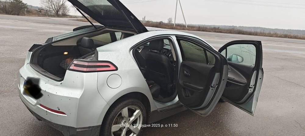 Chevrolet Volt гібрид