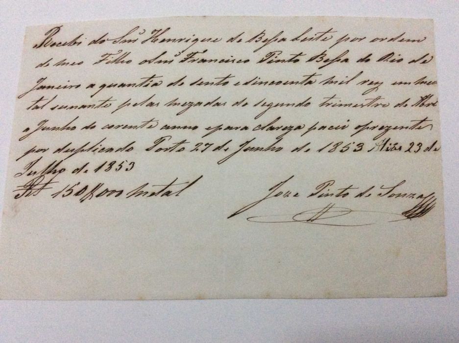 Manuscritos datados do século XIX. Lote com 5 recibos de pagamento.