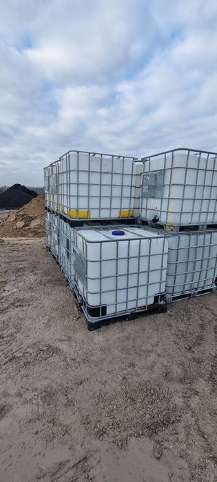 Zbiornik 1000 litrow mauzer mauser po umuciu na maszynie