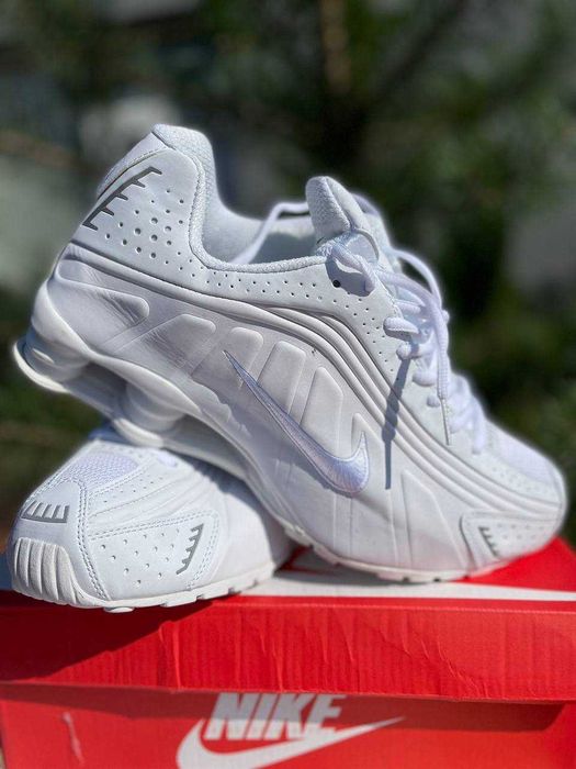 Кросівки Nike Shox R4: 2 350 грн. - Кроссовки для города Снятын на Olx