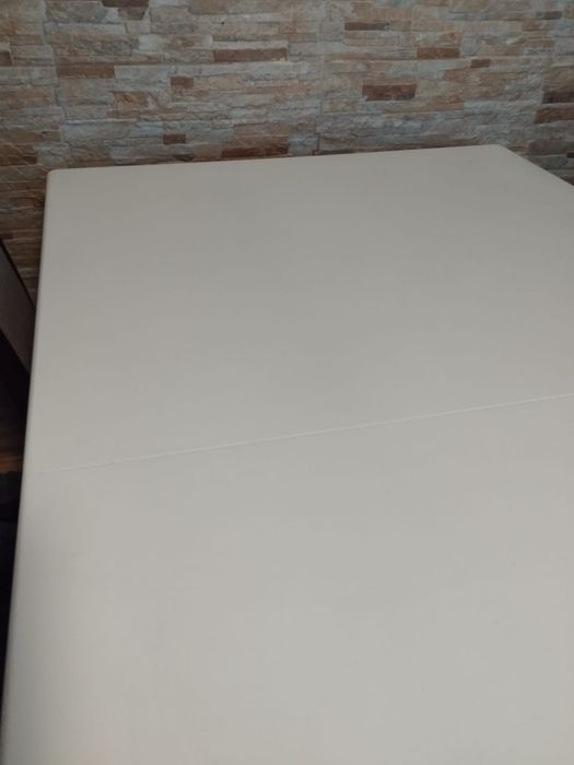 Sprzedam stół z krzesłami