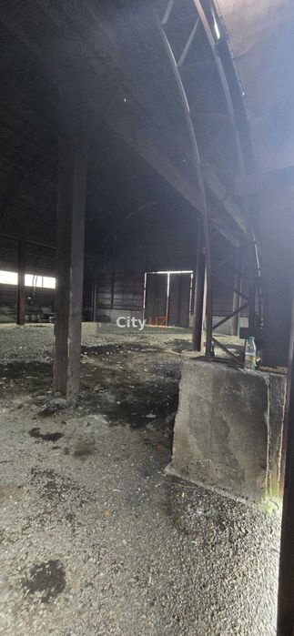 Здається в оренду ангар на великій ділянці