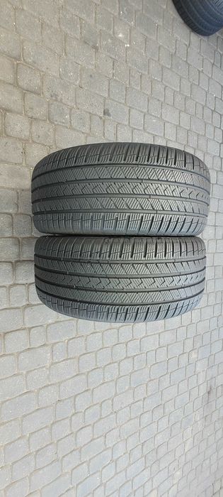 245 /40  R  20   Vredestein