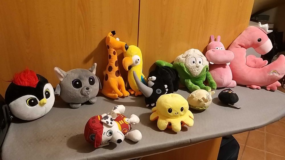 Vendo doze peluches