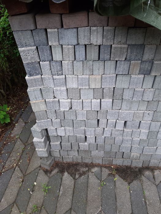Kostka granitowa szara odcienie dachówki taras wykończenie kolekcja