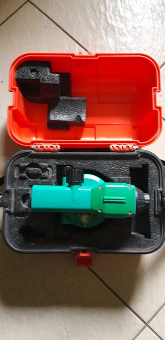 Niwelator japońskiej marki SOKKIA C410 samopoziomujący,, automatyczny