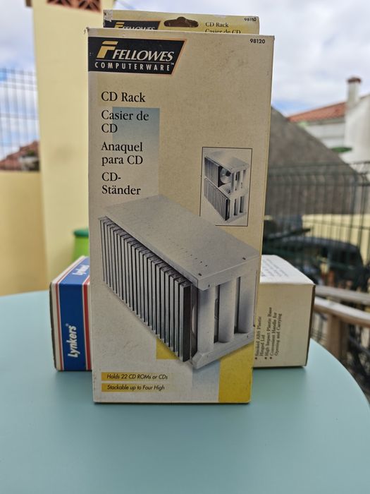 Porta CD's Novo na caixa
