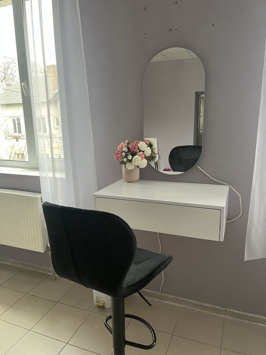 Оренда Сміла.Робоче місце для мастра по макіжу або зачіскам
